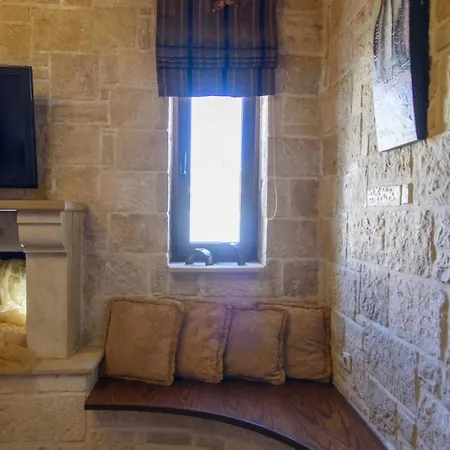 Villa Traditional Stonehouse Vicky