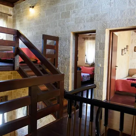 Traditional Stonehouse Vicky Villa *