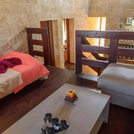 Villa Traditional Stonehouse Vicky
