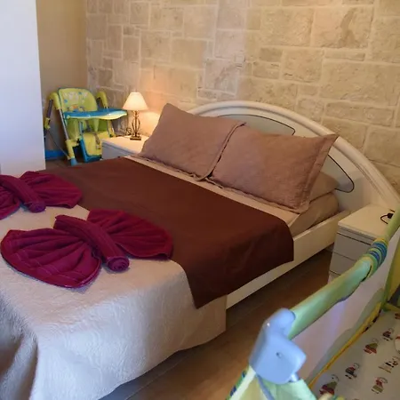 Villa Traditional Stonehouse Vicky